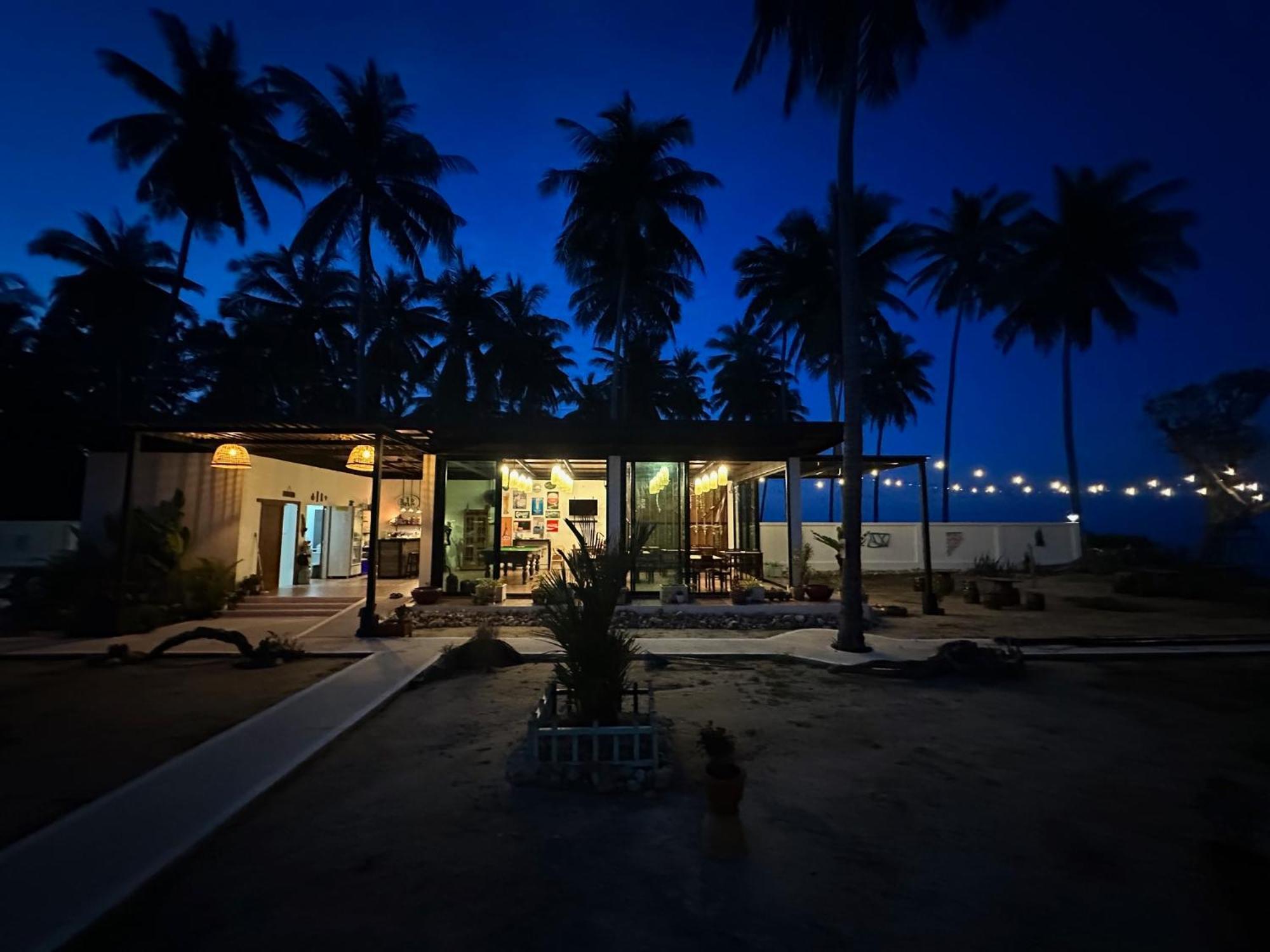 Chansi Beachresort Tha Sala Bagian luar foto