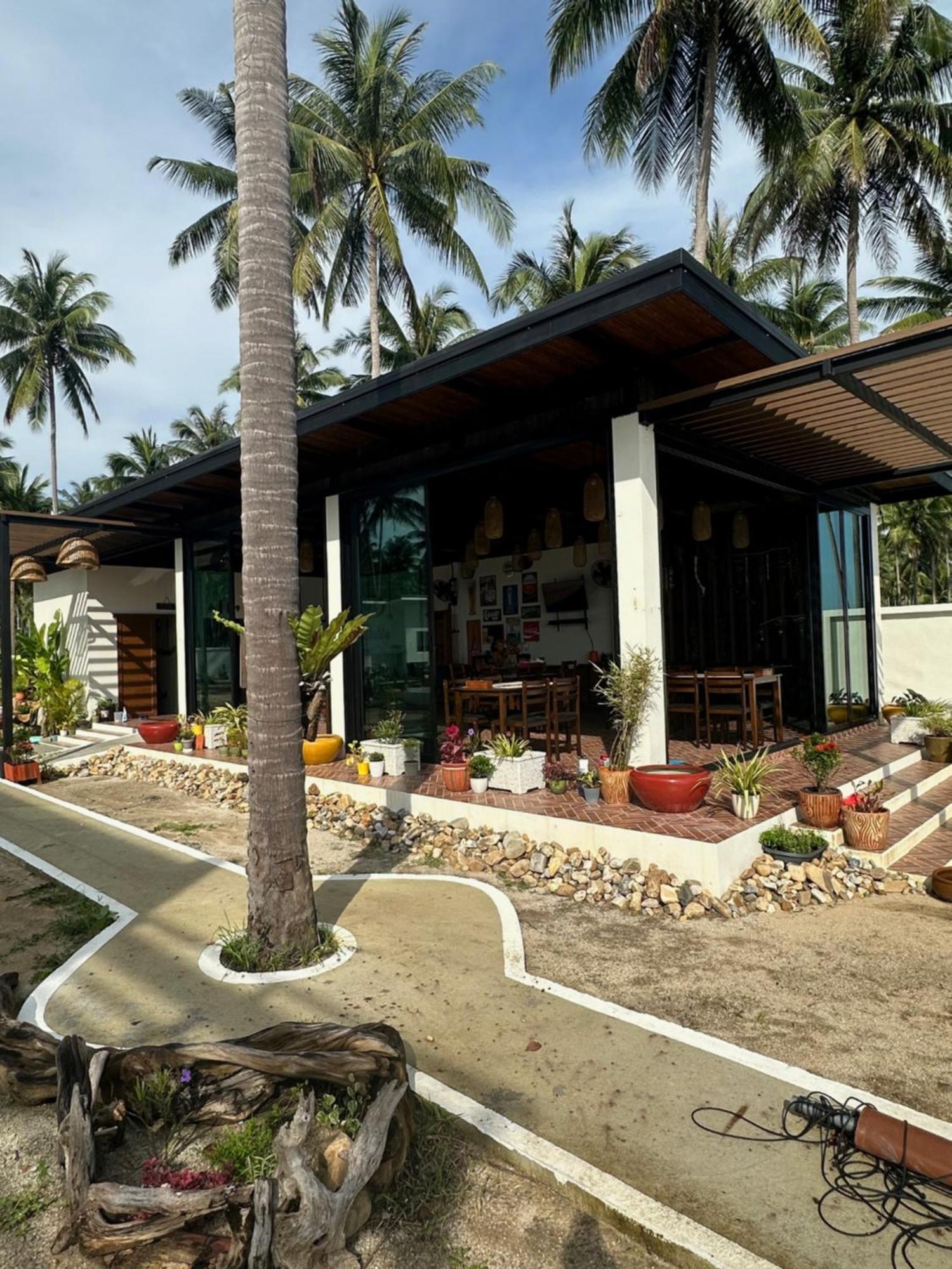 Chansi Beachresort Tha Sala Bagian luar foto
