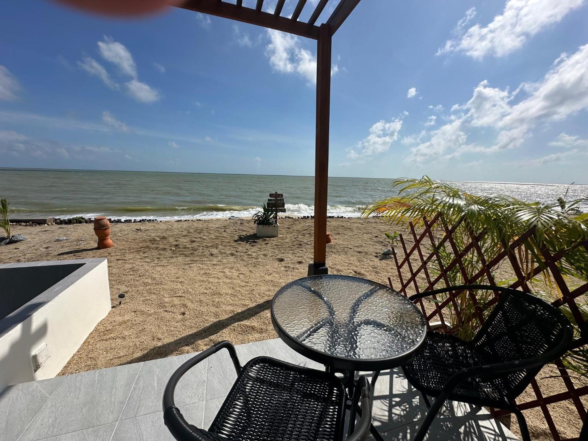 Chansi Beachresort Tha Sala Bagian luar foto